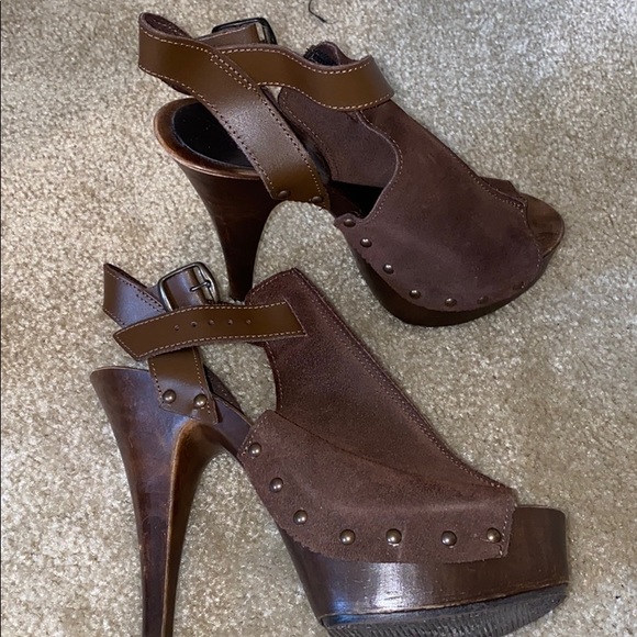 Clogs - Picture 3 of 3